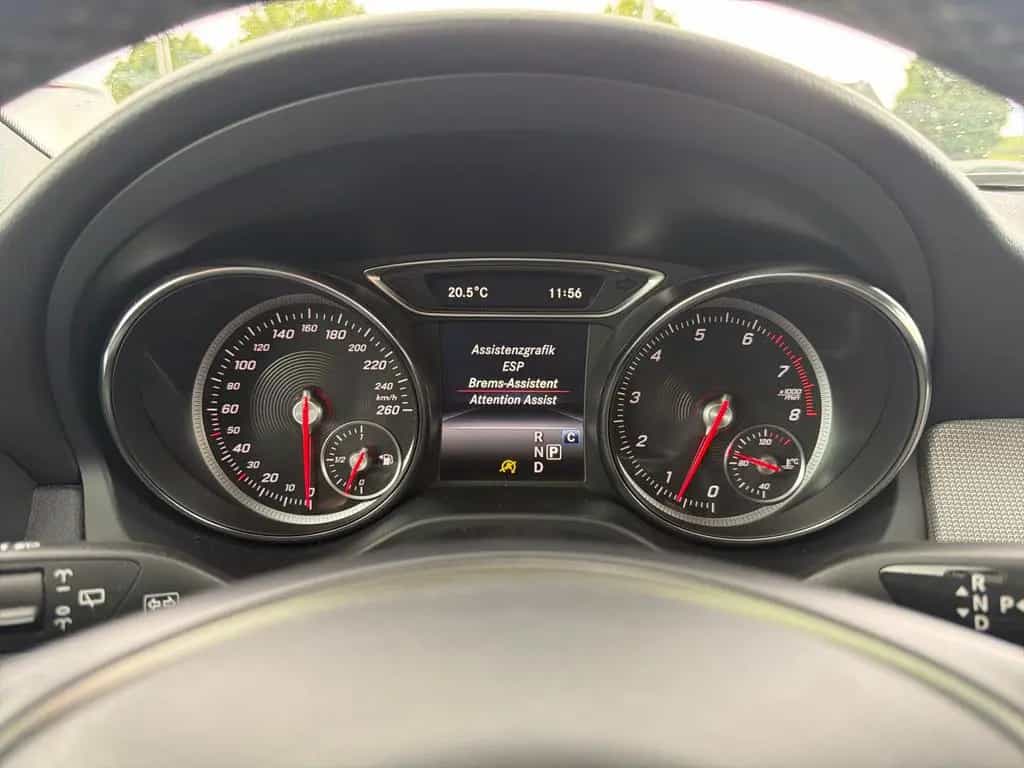 Mercedes-Benz GLA 220 4M/ AHK/ Kam/ MB-Checkheft/ Unfallfrei 01/2019-photo-19