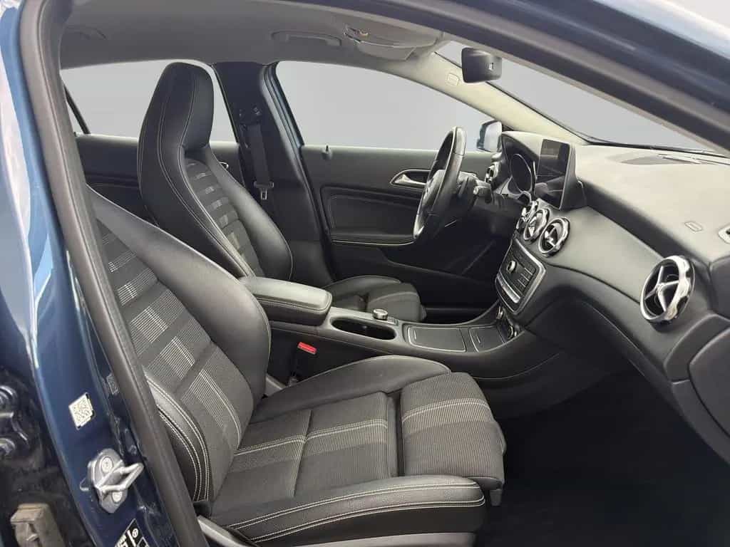 Mercedes-Benz GLA 220 4M/ AHK/ Kam/ MB-Checkheft/ Unfallfrei 01/2019-photo-9