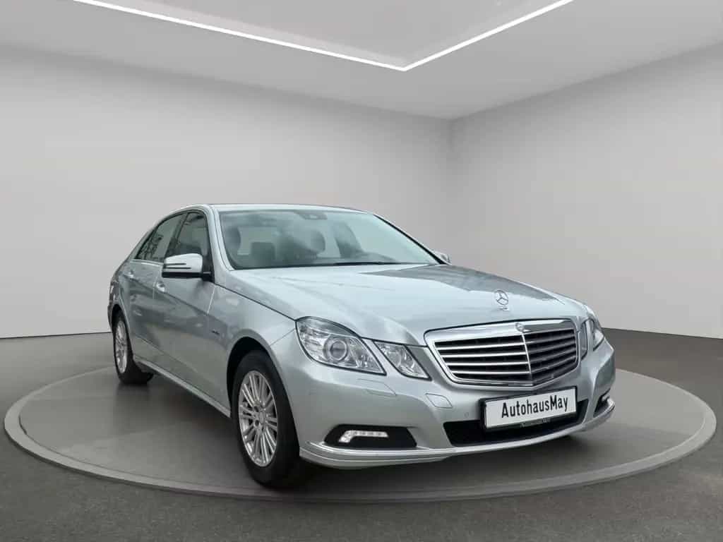 Mercedes-Benz E 350 Limousine CGI BlueEfficiency ELEGANCE 04/2009-photo-0