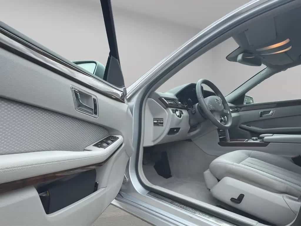 Mercedes-Benz E 350 Limousine CGI BlueEfficiency ELEGANCE 04/2009-photo-10