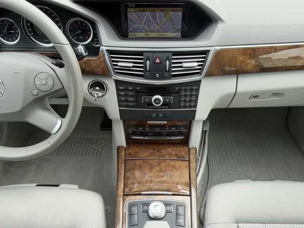 Mercedes-Benz E 350 Limousine CGI BlueEfficiency ELEGANCE 04/2009-photo-16