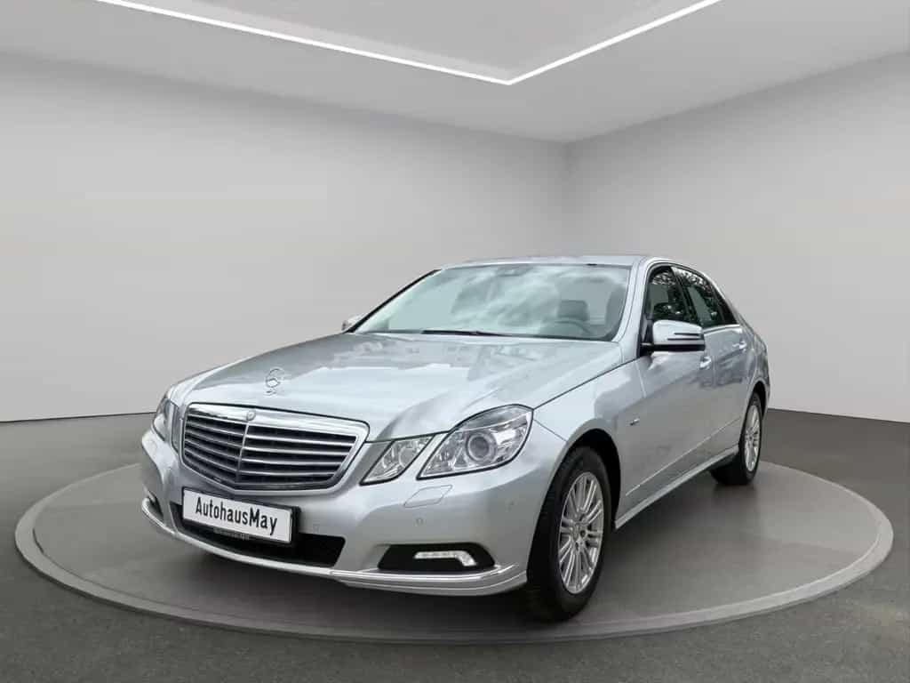 Mercedes-Benz E 350 Limousine CGI BlueEfficiency ELEGANCE 04/2009-photo-2