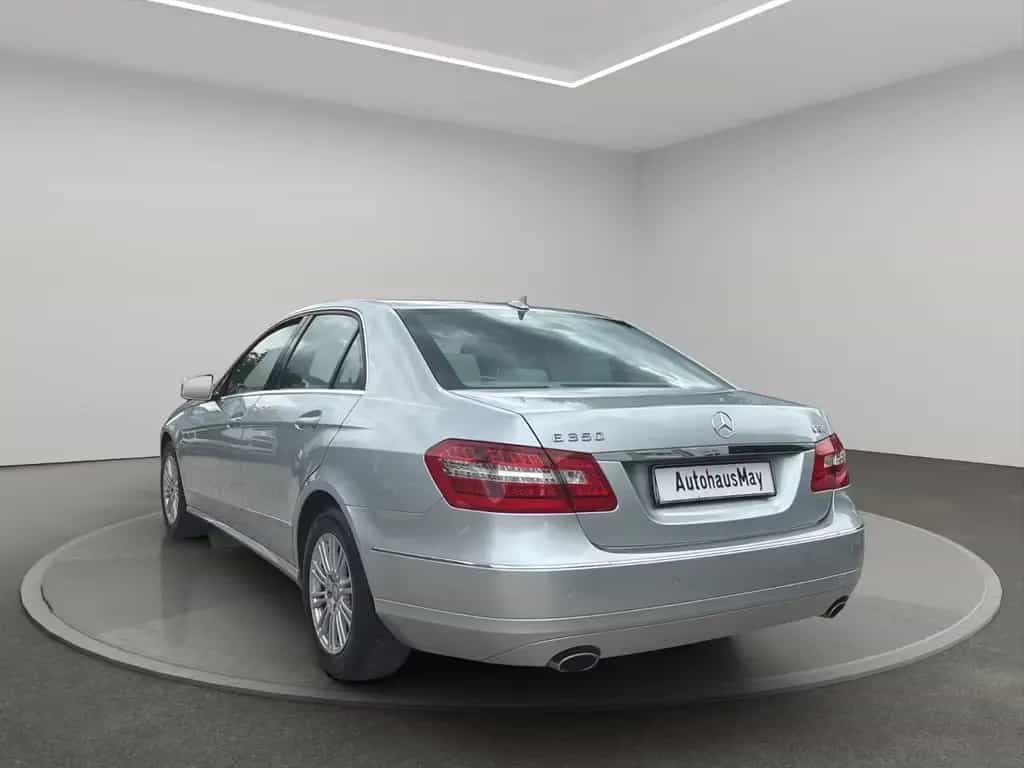 Mercedes-Benz E 350 Limousine CGI BlueEfficiency ELEGANCE 04/2009-photo-3
