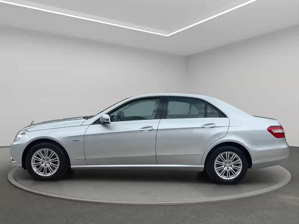 Mercedes-Benz E 350 Limousine CGI BlueEfficiency ELEGANCE 04/2009-photo-6