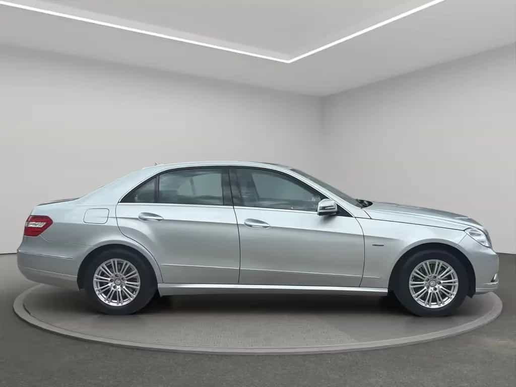 Mercedes-Benz E 350 Limousine CGI BlueEfficiency ELEGANCE 04/2009-photo-7