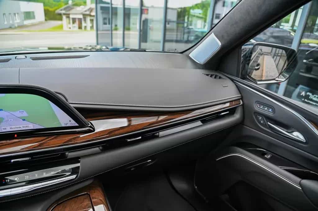 Cadillac Escalade 6.2 V8 Sport Platinum Luft* Displays* 10/2022-photo-24
