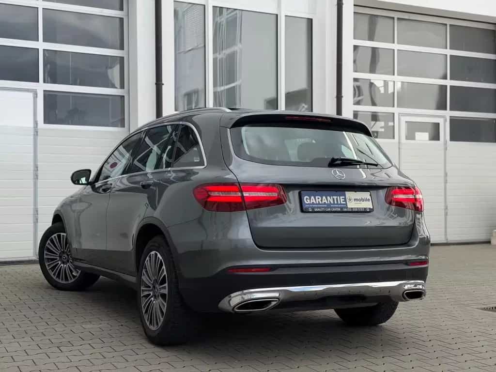 Mercedes-Benz GLC 250 4Matic 9G EXCLUSIV *PANO*AHK*AMBIENTE* 10/2017-photo-3