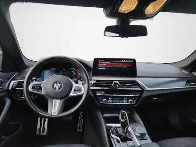 BMW 520 d Touring M-Sport Mild-Hybrid 05/2021-photo-11