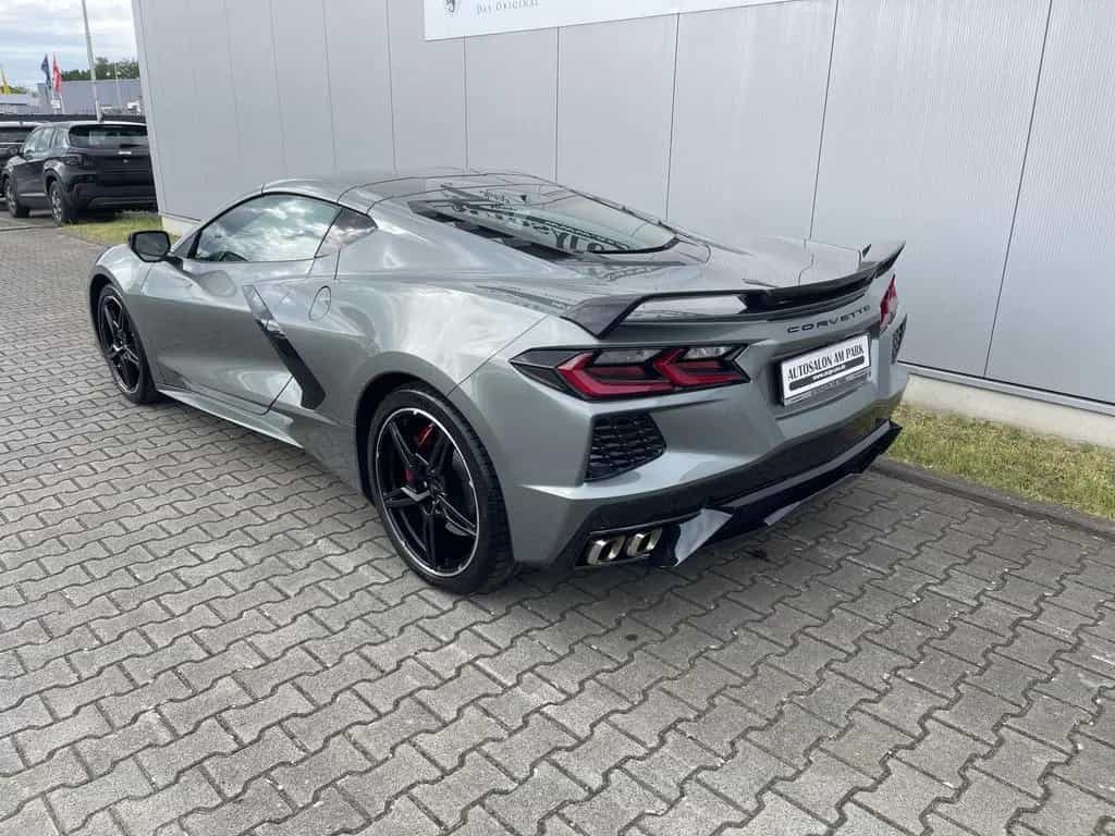Corvette C8 Coupe 6,2V8 sehr gepflegt 01/2022-photo-12