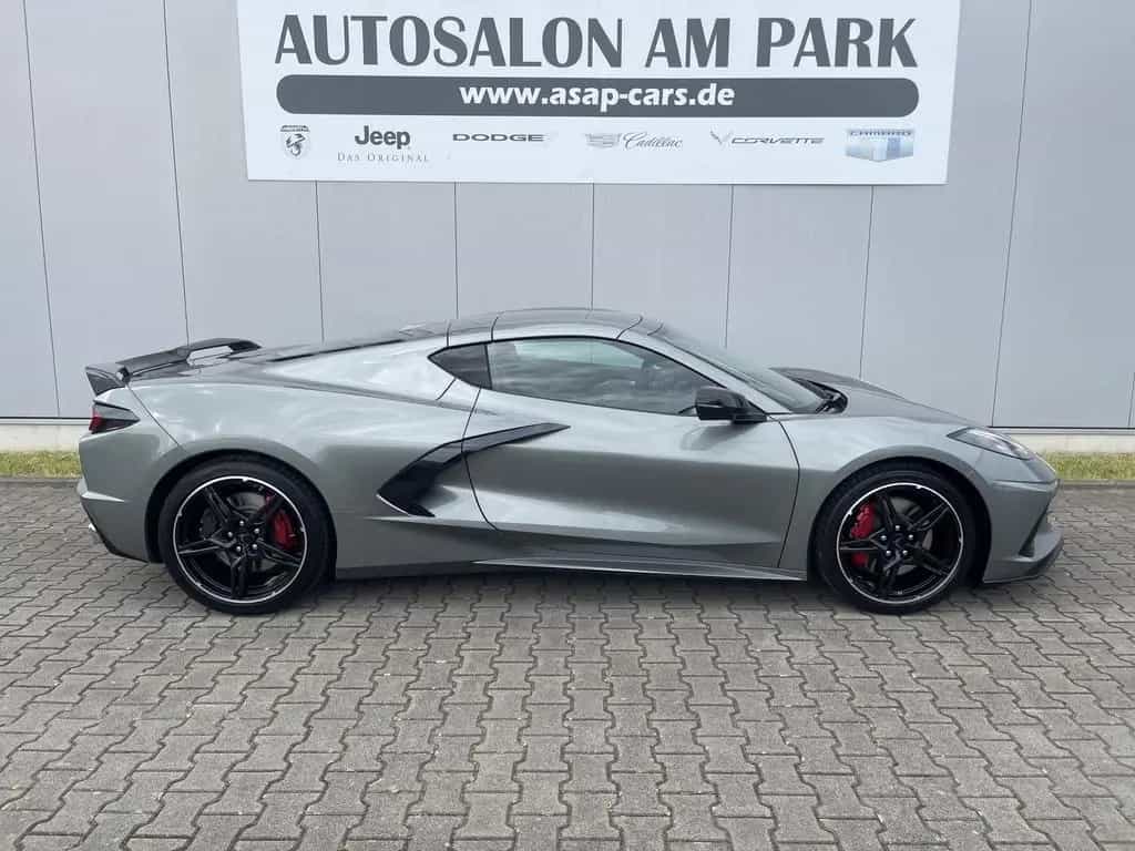 Corvette C8 Coupe 6,2V8 sehr gepflegt 01/2022-photo-16