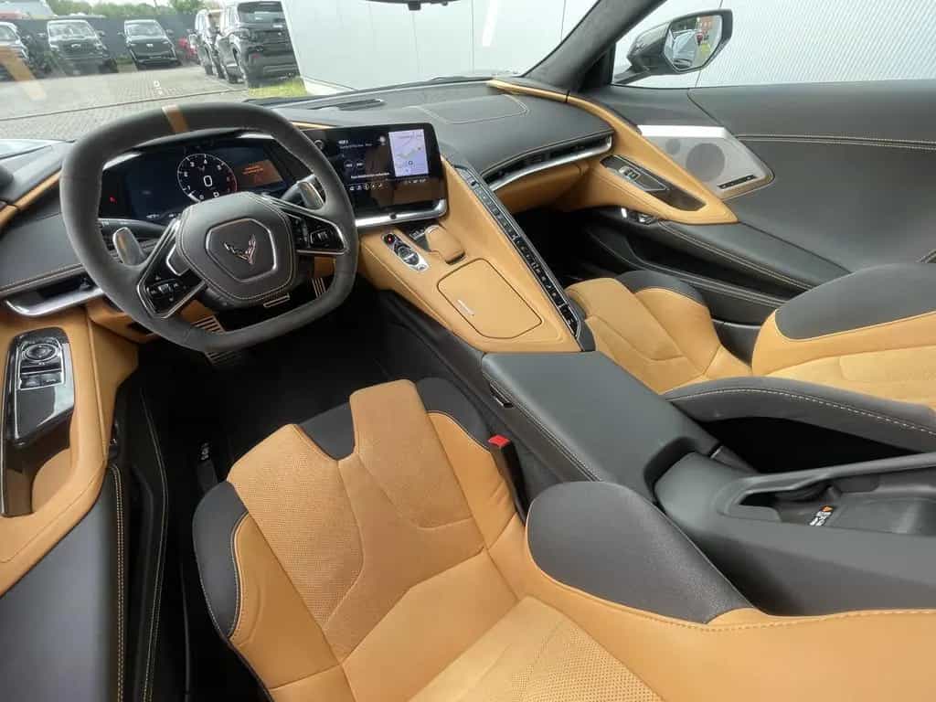 Corvette C8 Coupe 6,2V8 sehr gepflegt 01/2022-photo-18