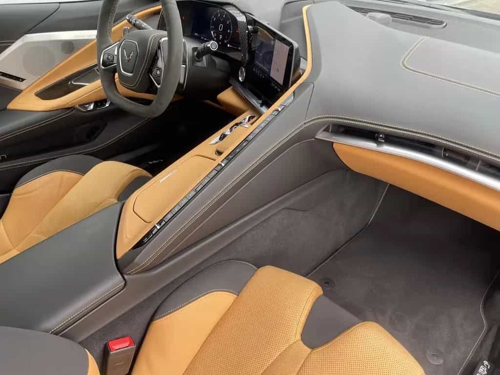 Corvette C8 Coupe 6,2V8 sehr gepflegt 01/2022-photo-8