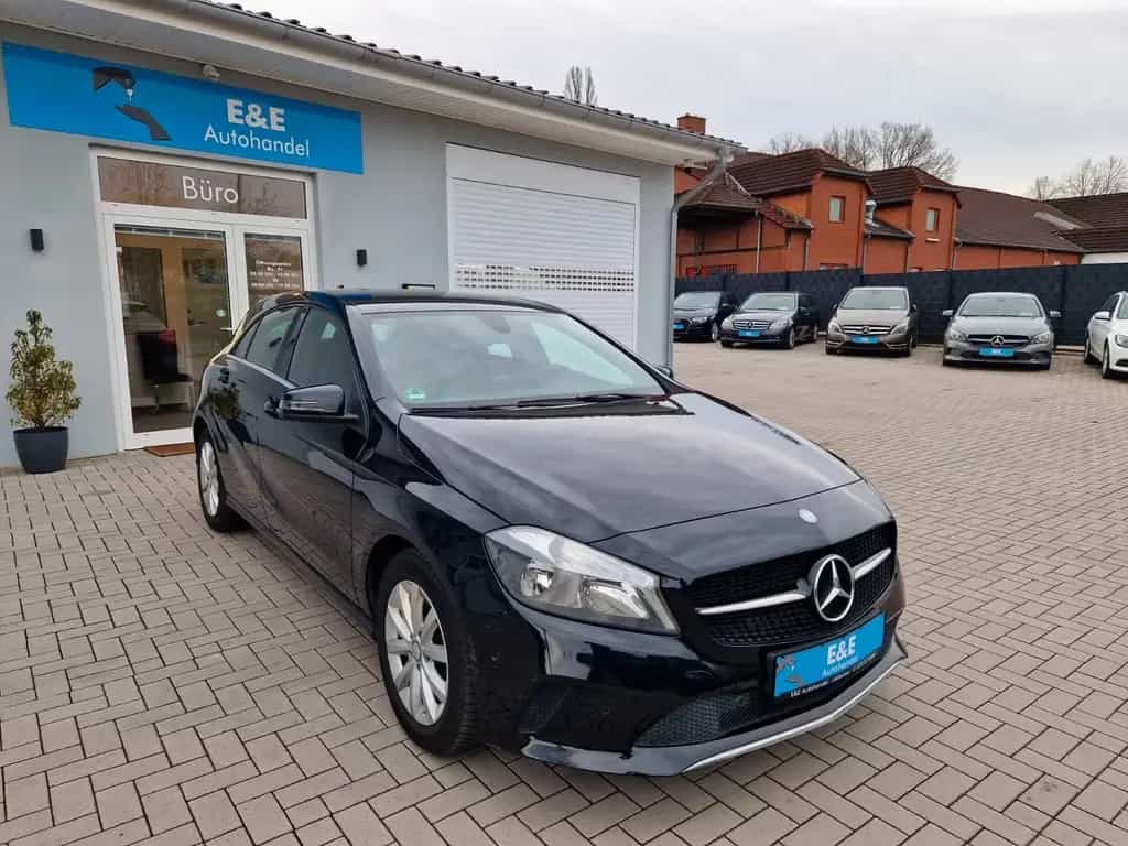 Mercedes-Benz A 180 +Automatik+Scheckheft+Kamera+HU und Öl neu 07/2016-photo-0