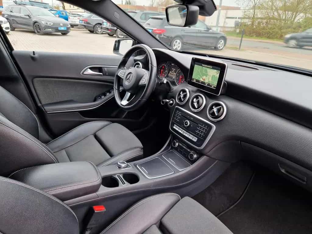 Mercedes-Benz A 180 +Automatik+Scheckheft+Kamera+HU und Öl neu 07/2016-photo-18