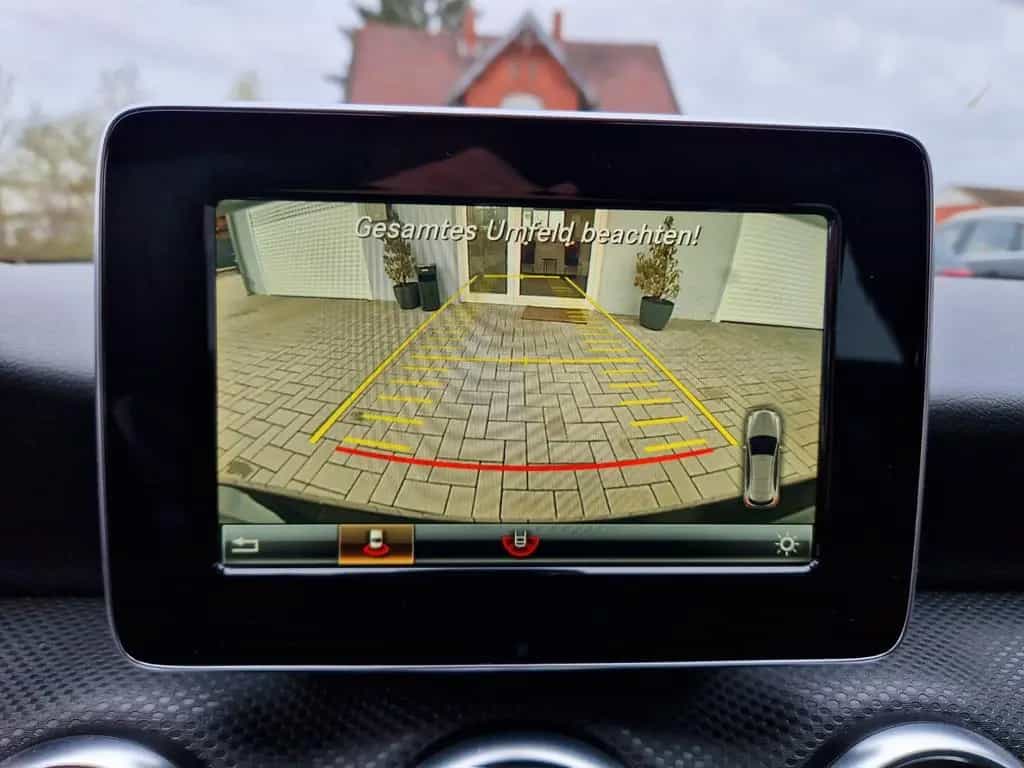 Mercedes-Benz A 180 +Automatik+Scheckheft+Kamera+HU und Öl neu 07/2016-photo-22