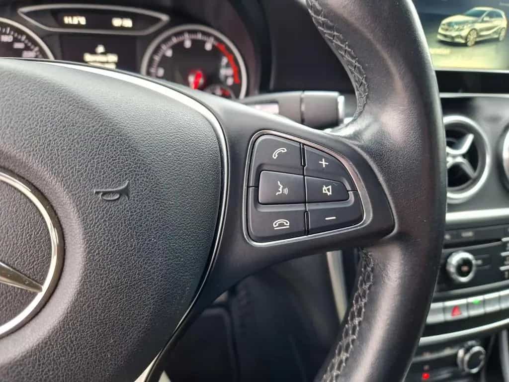 Mercedes-Benz A 180 +Automatik+Scheckheft+Kamera+HU und Öl neu 07/2016-photo-28