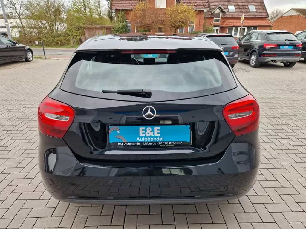 Mercedes-Benz A 180 +Automatik+Scheckheft+Kamera+HU und Öl neu 07/2016-photo-3