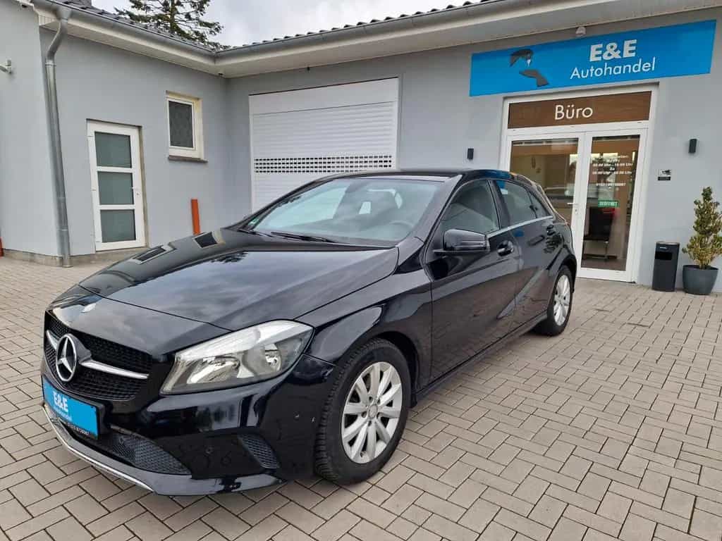Mercedes-Benz A 180 +Automatik+Scheckheft+Kamera+HU und Öl neu 07/2016-photo-6