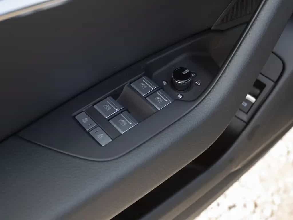 Audi A6 Avant Sport 50TDI qu Navi LED HuD Panorama AC 11/2021-photo-13