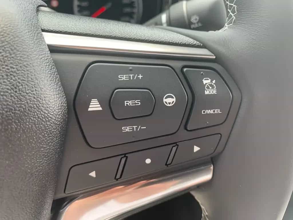 Isuzu D-Max Double Cab 4WD AT V-Cross Kamera SHZ AHK A 05/2025-photo-18