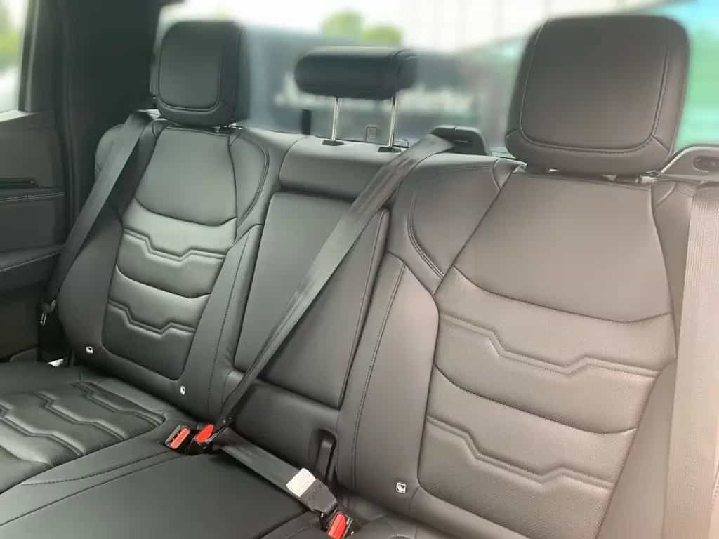 Isuzu D-Max Double Cab 4WD AT V-Cross Kamera SHZ AHK A 05/2025-photo-9