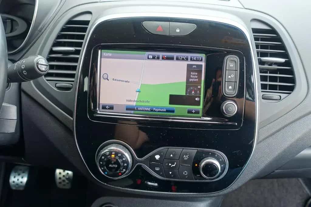 Renault Captur Intens | NAVI | LED | BOSE | Kamera 08/2018-photo-15
