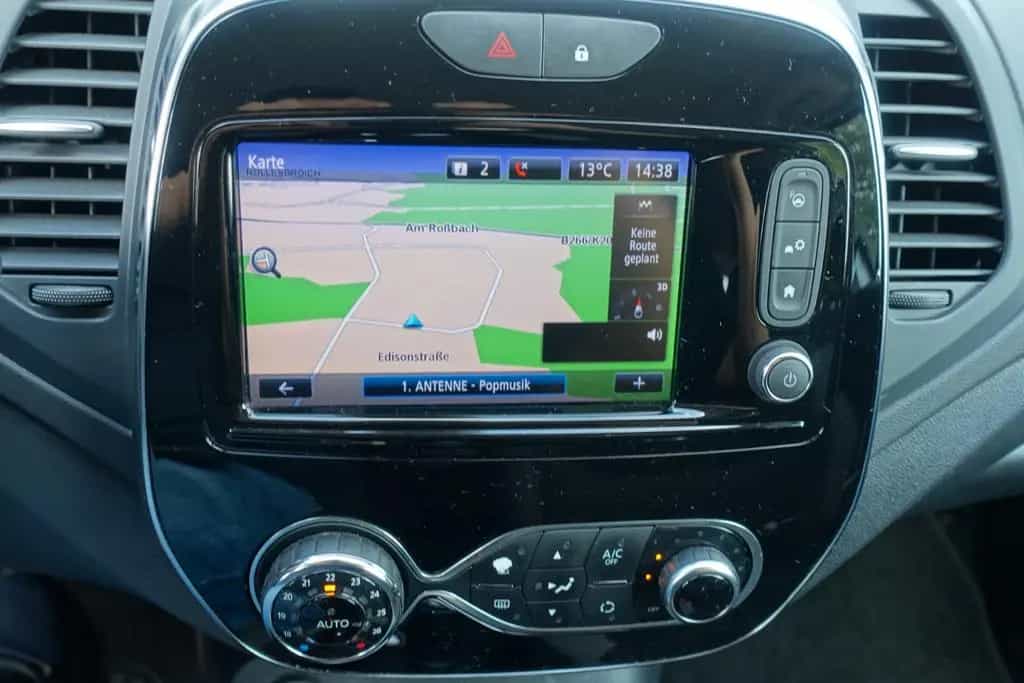 Renault Captur Intens | NAVI | LED | BOSE | Kamera 08/2018-photo-16