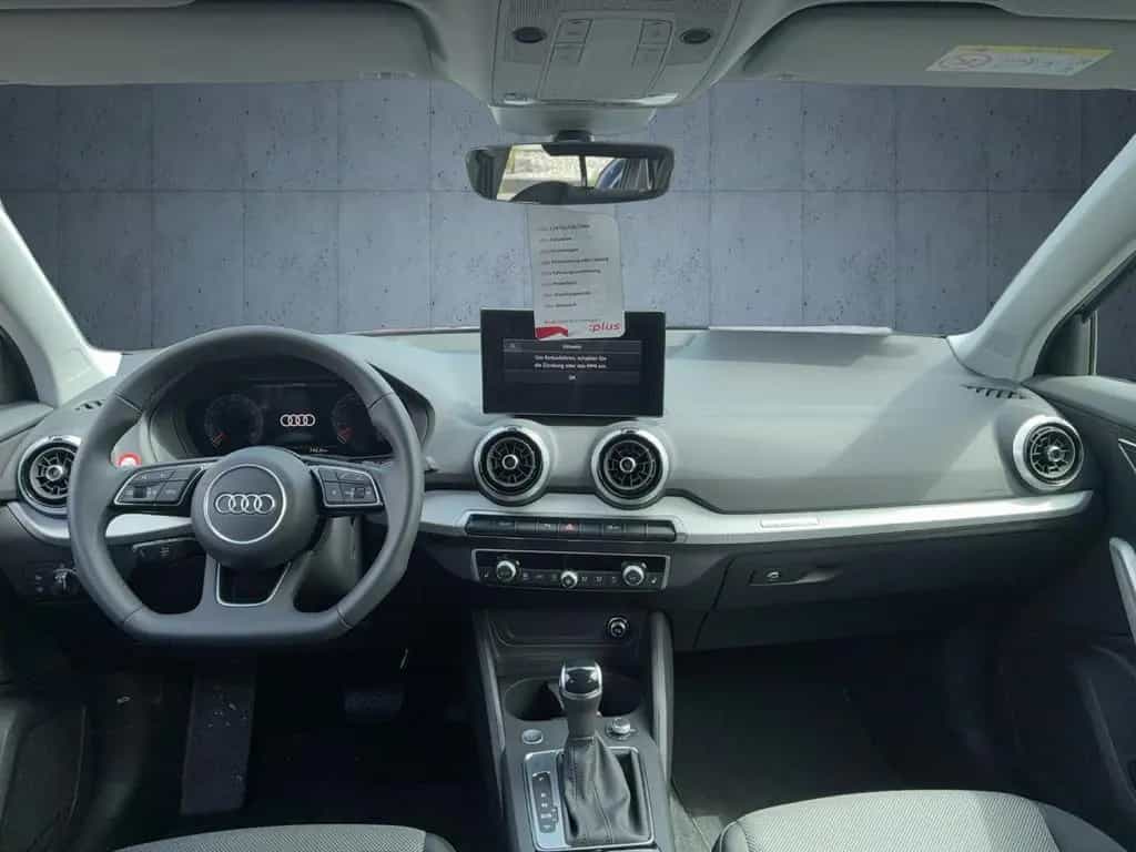Audi Q2 S line 40 TFSI qu. S tr. Matrix AHK 19 Cam 09/2025-photo-11