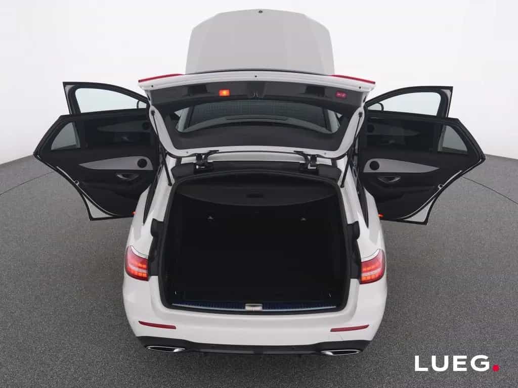 Mercedes-Benz E 200 T AMG+MBUXHighEd+Pano+LED-HP+Night+Mem+RFK 04/2022-photo-12