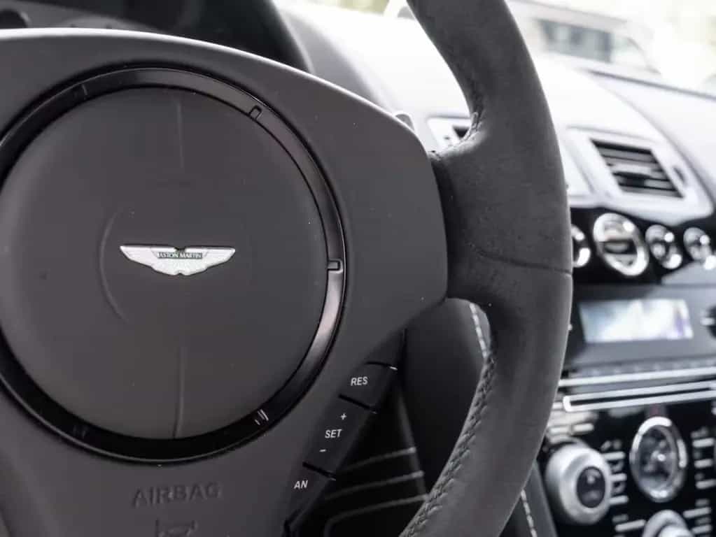 Aston Martin V8 Vantage S Sportshift SP10 06/2015-photo-24