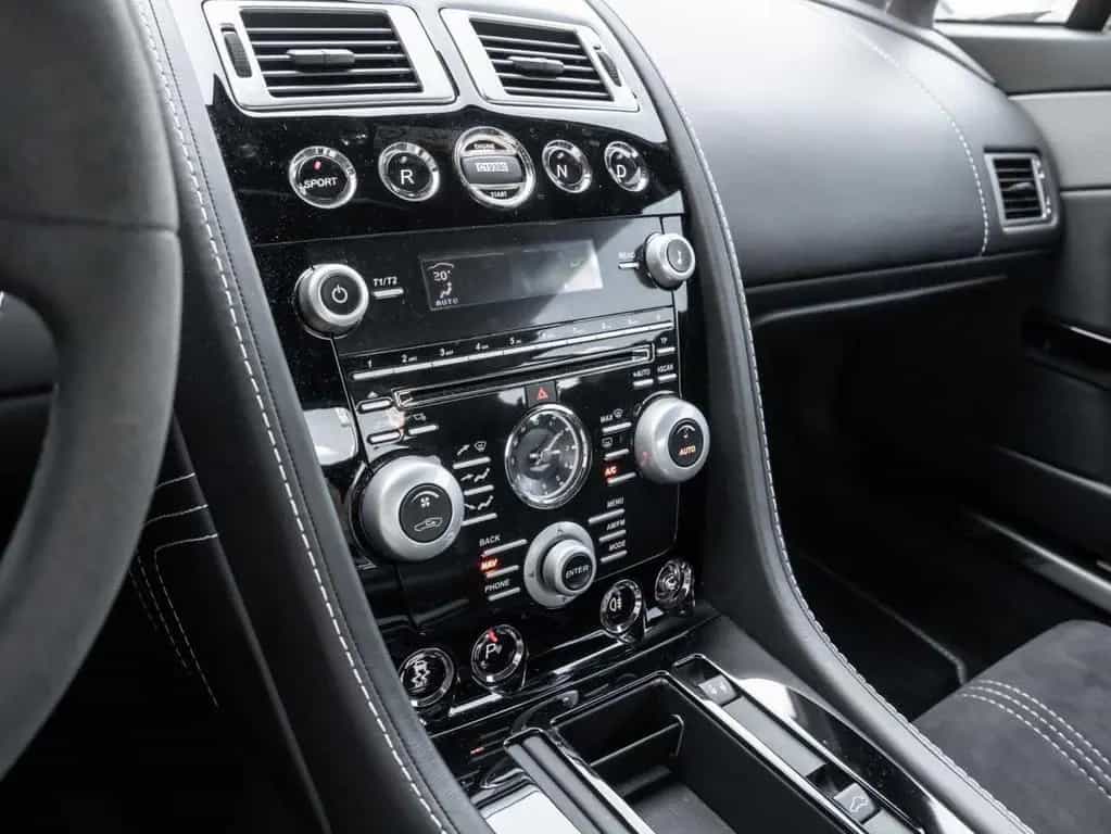 Aston Martin V8 Vantage S Sportshift SP10 06/2015-photo-28