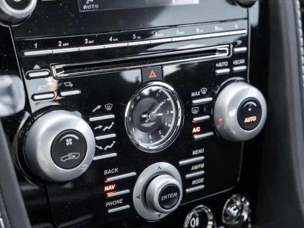 Aston Martin V8 Vantage S Sportshift SP10 06/2015-photo-29