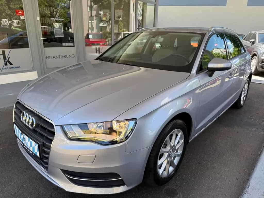 Audi A3 Sportback attraction 03/2016-photo-0