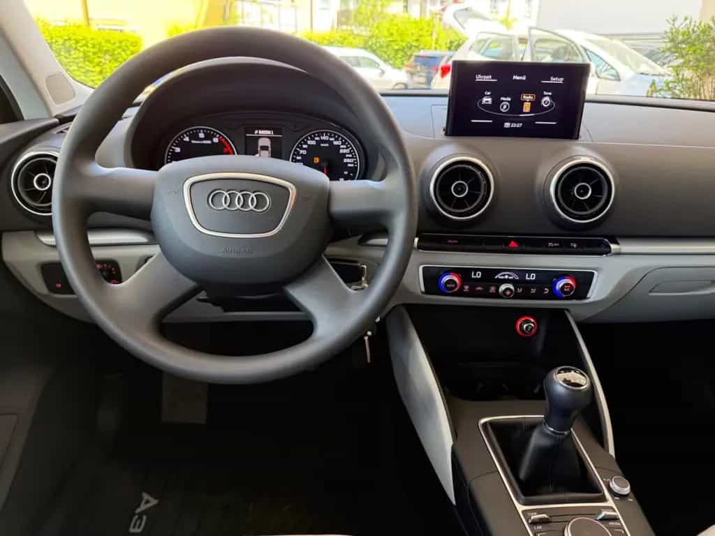 Audi A3 Sportback attraction 03/2016-photo-13