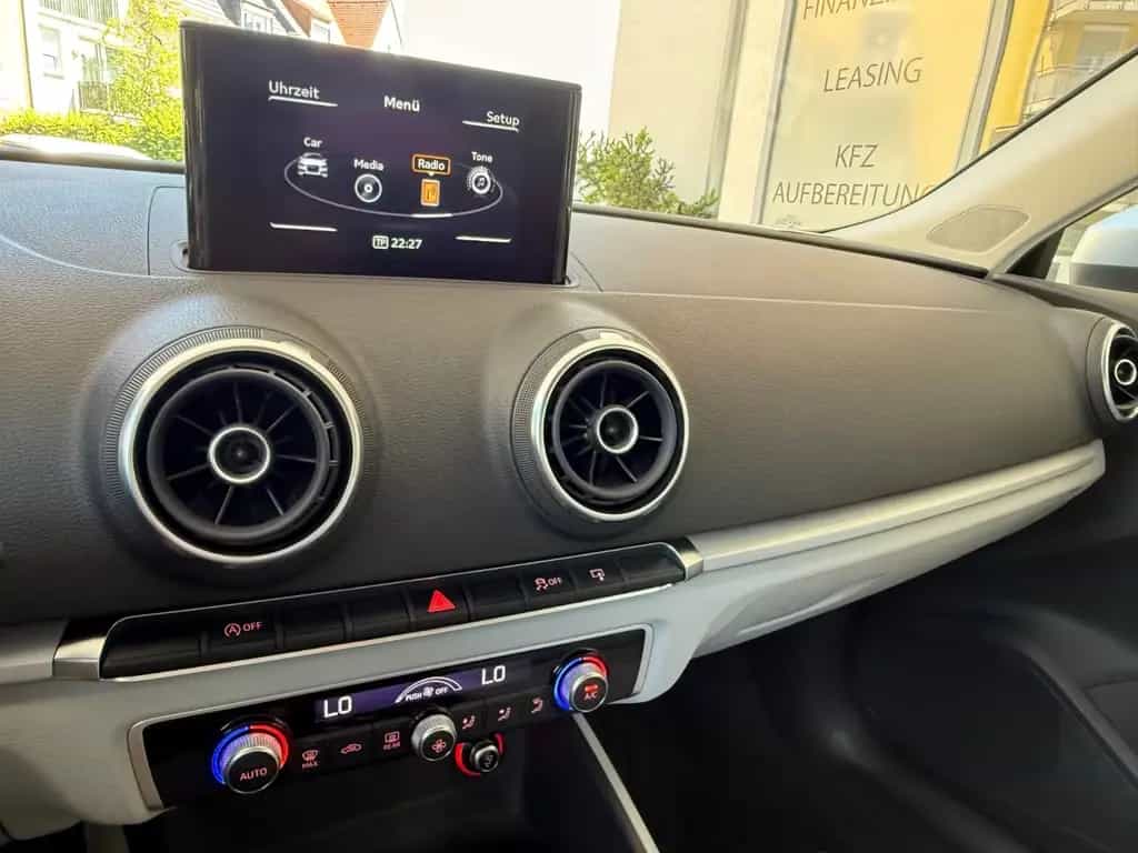 Audi A3 Sportback attraction 03/2016-photo-16