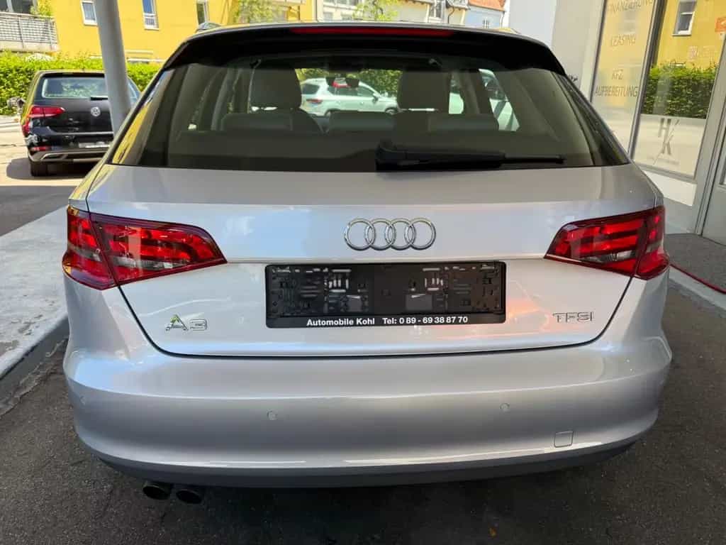 Audi A3 Sportback attraction 03/2016-photo-4