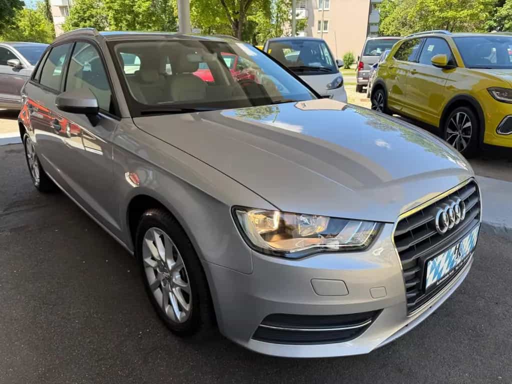 Audi A3 Sportback attraction 03/2016-photo-7