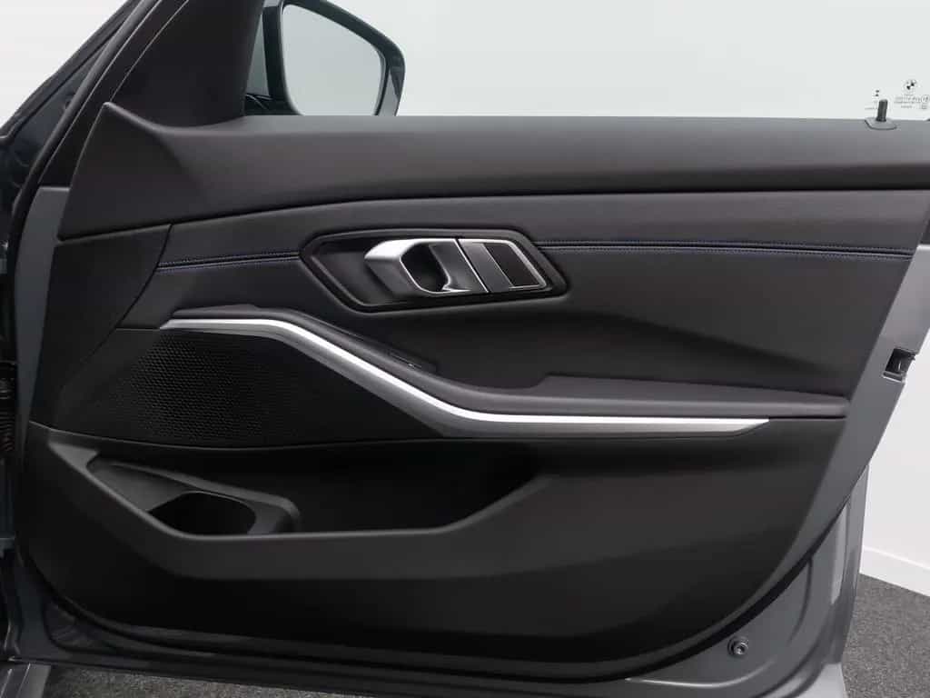 BMW 320 d xD M Sport Komfort DAB Cockpit+ Geschwindig 02/2023-photo-30