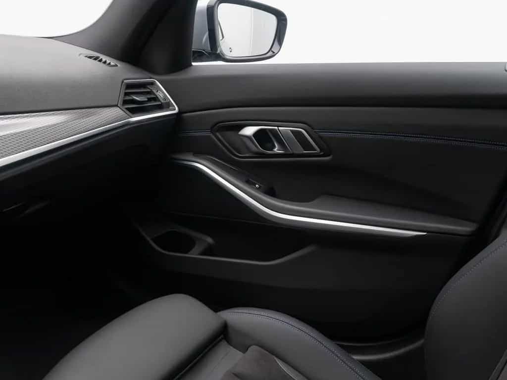 BMW 320 d xD M Sport Komfort DAB Cockpit+ Geschwindig 02/2023-photo-32