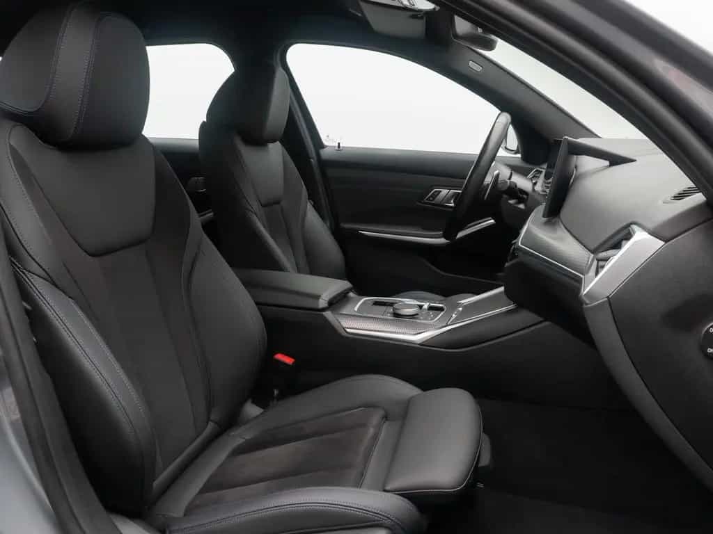 BMW 320 d xD M Sport Komfort DAB Cockpit+ Geschwindig 02/2023-photo-35