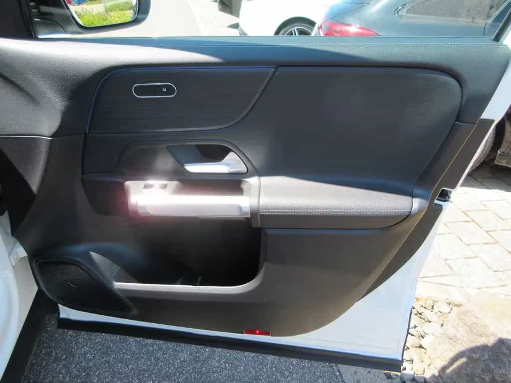Mercedes-Benz GLB 200 Progressive 7G LED Navi Kamera Ambi Spur 04/2021-photo-15