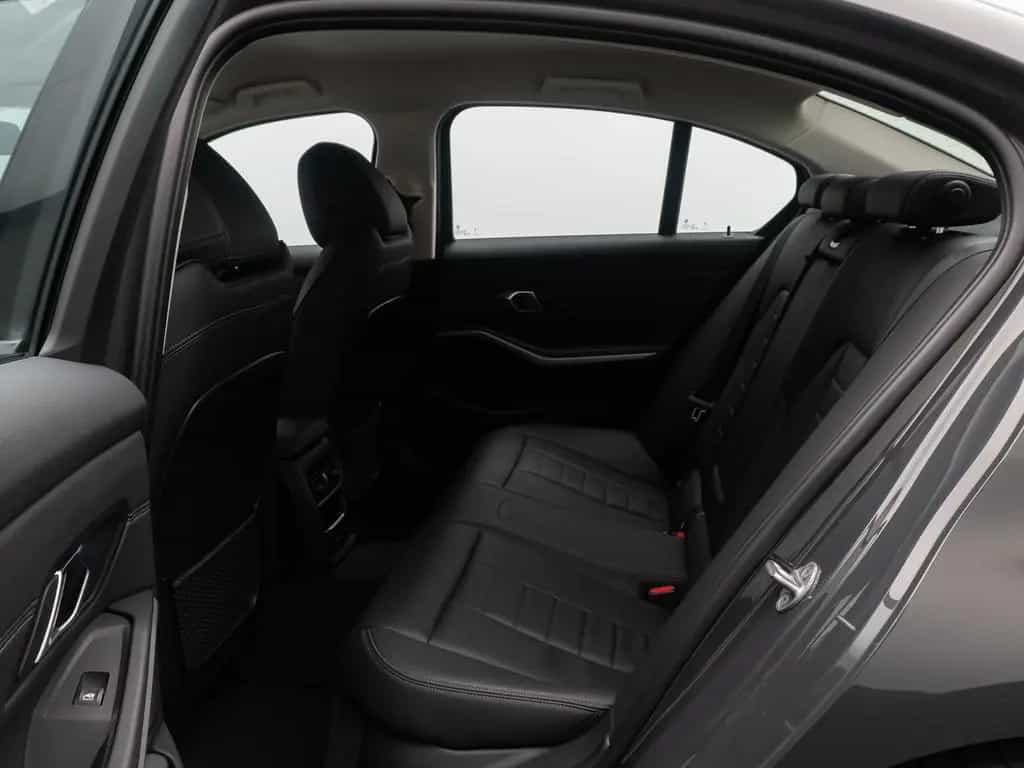BMW 330 i xD Komfort DAB HiFi Leder M Sport 19Zoll 10/2022-photo-24