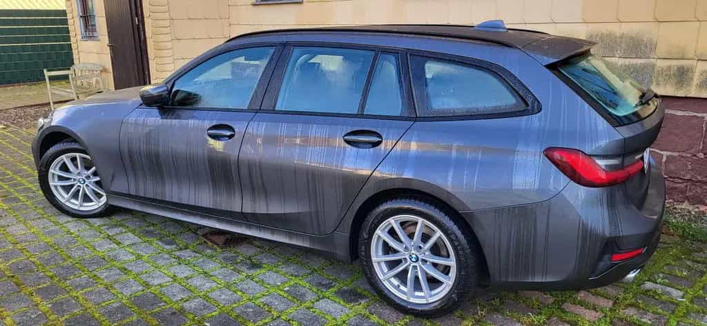 BMW 320 d xDrive Touring Automatic - 02/2021-photo-1