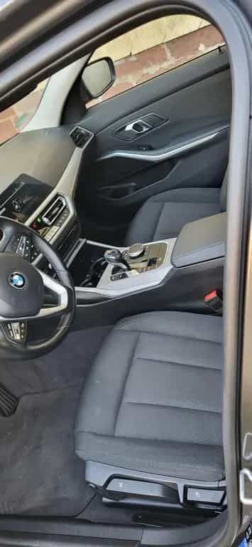 BMW 320 d xDrive Touring Automatic - 02/2021-photo-2