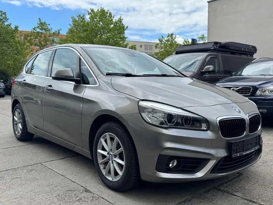 BMW 220 Active Tourer PDC Vollleder LED wenig KM! 08/2016-photo-1