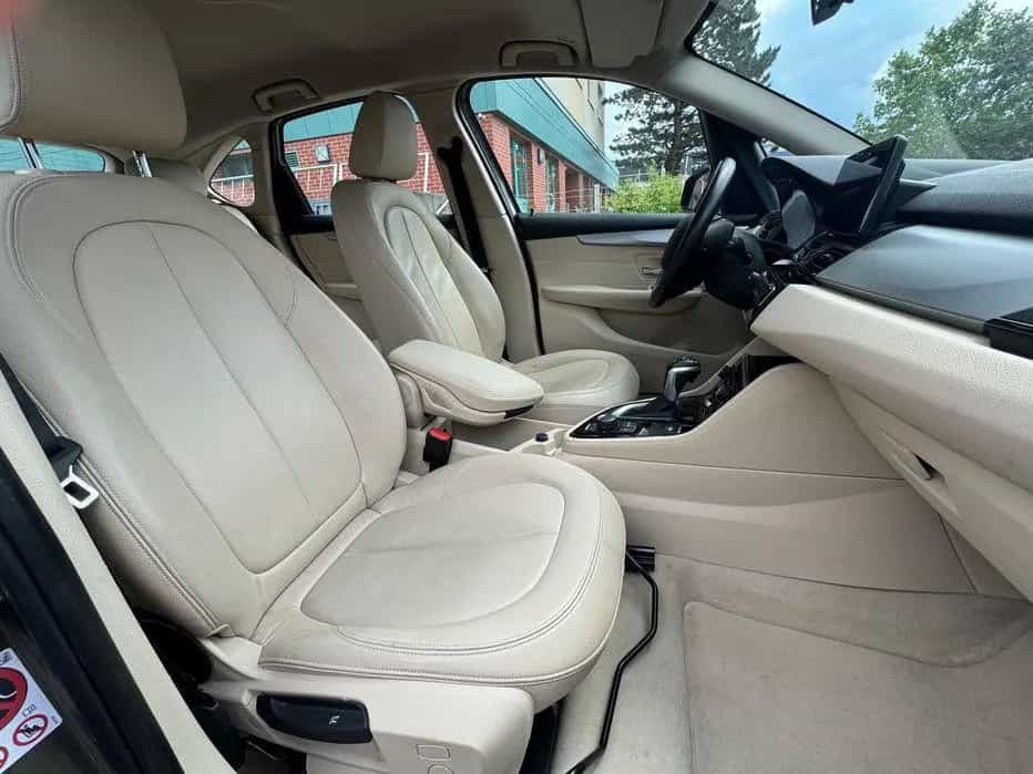 BMW 220 Active Tourer PDC Vollleder LED wenig KM! 08/2016-photo-11