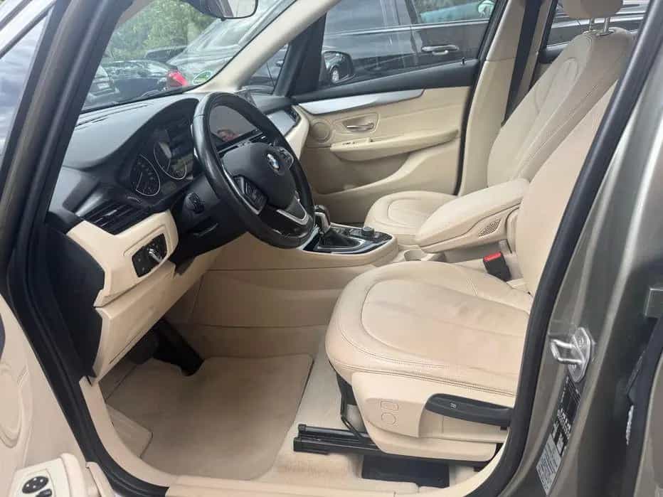 BMW 220 Active Tourer PDC Vollleder LED wenig KM! 08/2016-photo-6