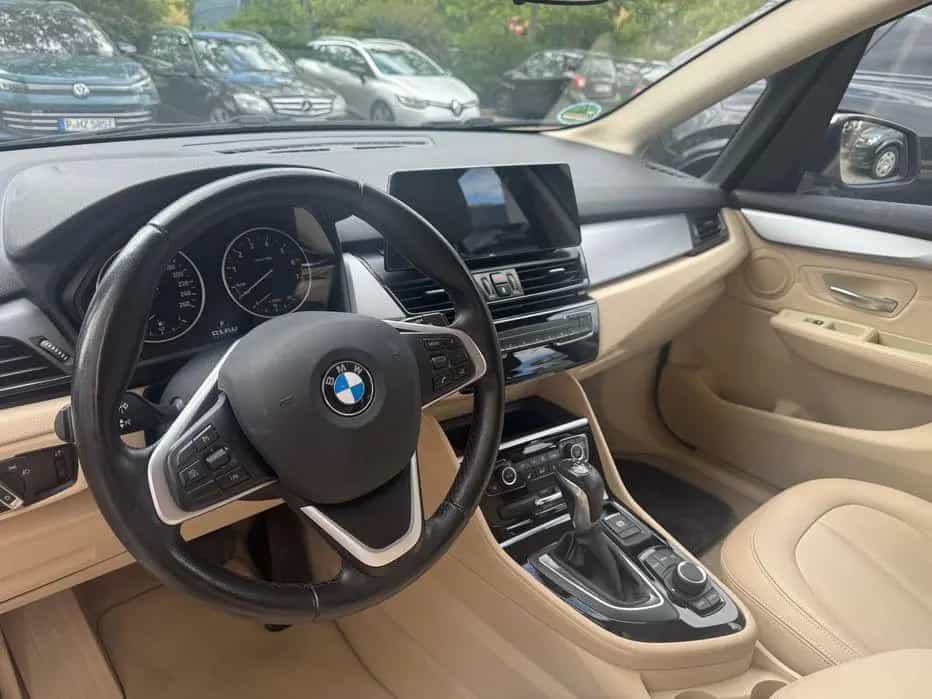 BMW 220 Active Tourer PDC Vollleder LED wenig KM! 08/2016-photo-8