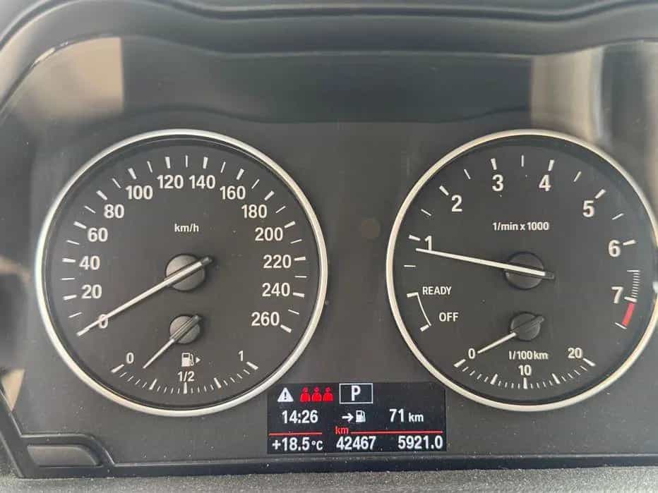 BMW 220 Active Tourer PDC Vollleder LED wenig KM! 08/2016-photo-9