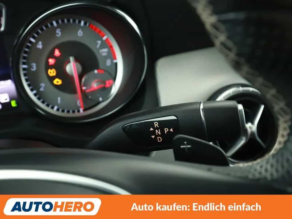Mercedes-Benz CLA 180 Urban Aut.*NAVI*BI-XENON*TEMPO*PDC*SHZ* 04/2015-photo-25
